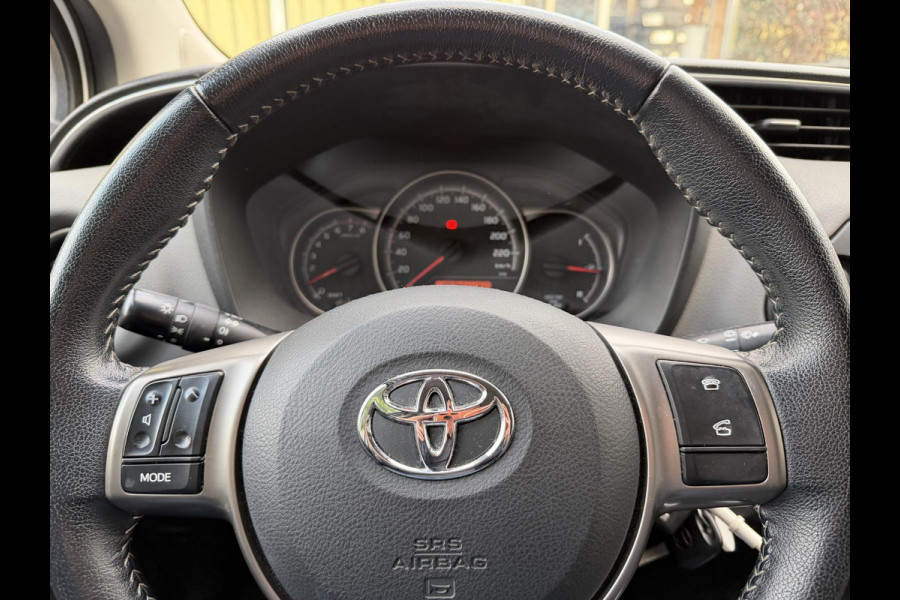 Toyota Yaris 1.0 VVT-i Aspiration | Achteruitrijcamera | Bluetooth telefoonvoorbereiding |