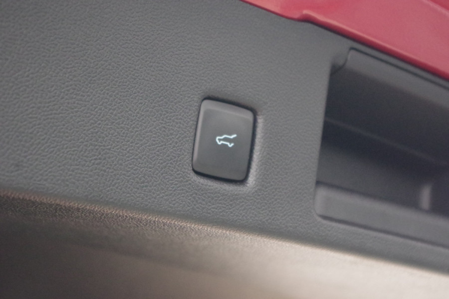 Ford Kuga 2.5 PHEV 225 PK ST-Line, Panoramadak, Winterpakket, Adap. Cruise Control, 360 Camera