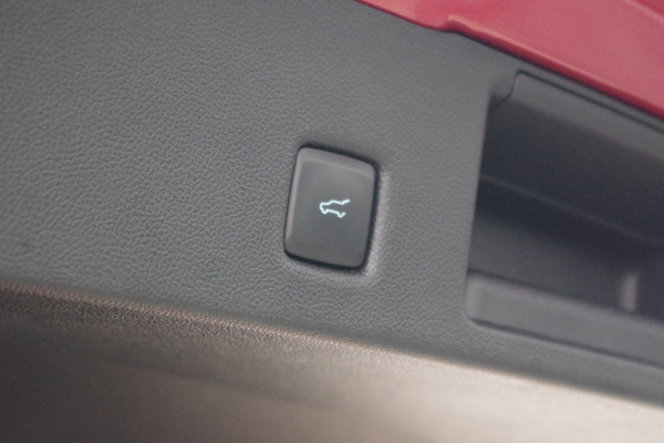 Ford Kuga 2.5 PHEV 225 PK ST-Line, Panoramadak, Winterpakket, Adap. Cruise Control, 360 Camera