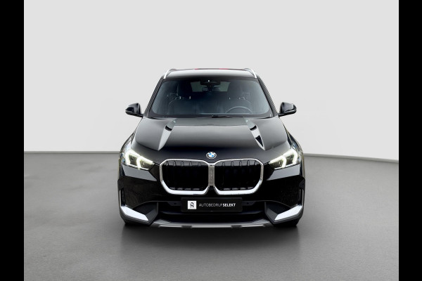 BMW X1 SDrive18i LED - NIEUW MODEL - GROOT SCHERM - CARPLAY - STOELVERWARMING - KEYLESS