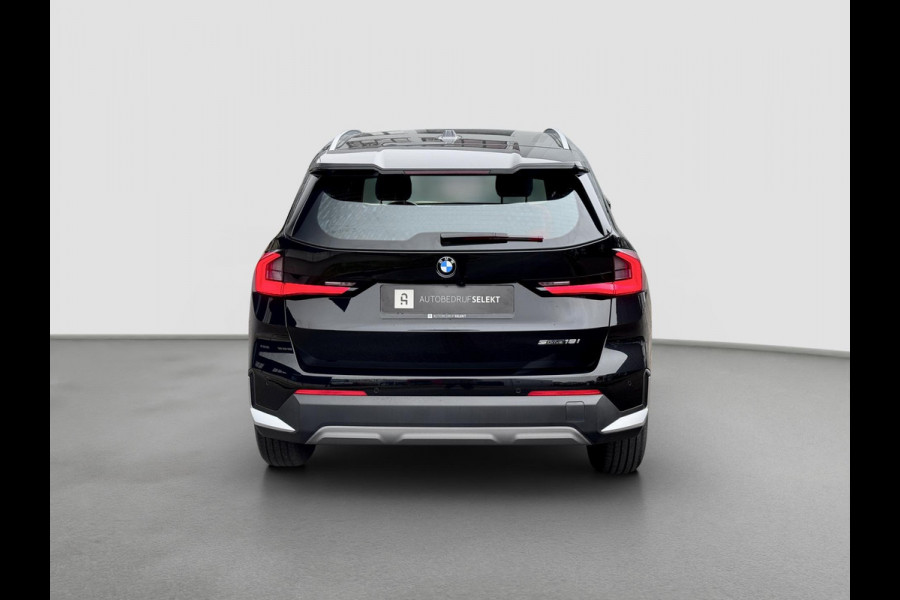 BMW X1 SDrive18i LED - NIEUW MODEL - GROOT SCHERM - CARPLAY - STOELVERWARMING - KEYLESS
