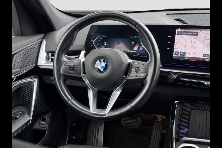 BMW X1 SDrive18i LED - NIEUW MODEL - GROOT SCHERM - CARPLAY - STOELVERWARMING - KEYLESS