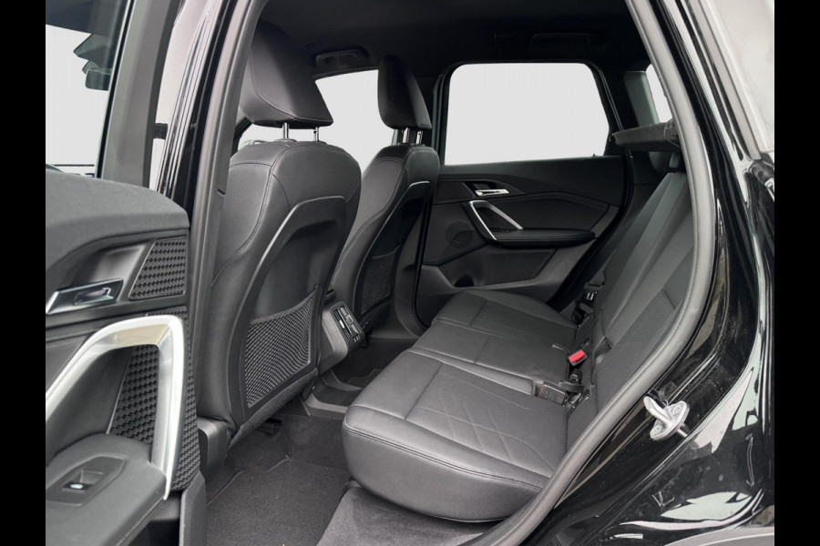 BMW X1 SDrive18i LED - NIEUW MODEL - GROOT SCHERM - CARPLAY - STOELVERWARMING - KEYLESS