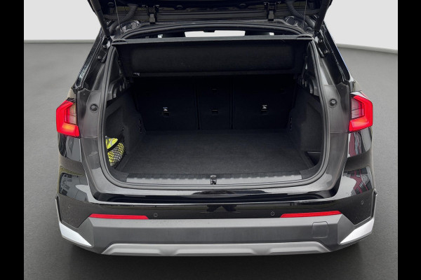 BMW X1 SDrive18i LED - NIEUW MODEL - GROOT SCHERM - CARPLAY - STOELVERWARMING - KEYLESS