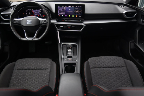 Seat Leon 1.5 eTSI FR / PANODAK / KEYLESS / LED / CAMERA / CARPLAY