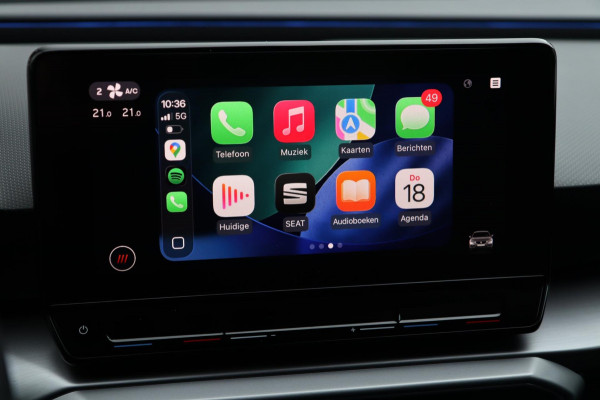 Seat Leon 1.5 eTSI FR / PANODAK / KEYLESS / LED / CAMERA / CARPLAY