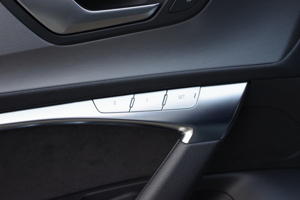 Audi A6 Avant 55 TFSI 367 PK e Quattro S-Line Edition Competition PHEV, Panoramadak, Trekhaak, Leder