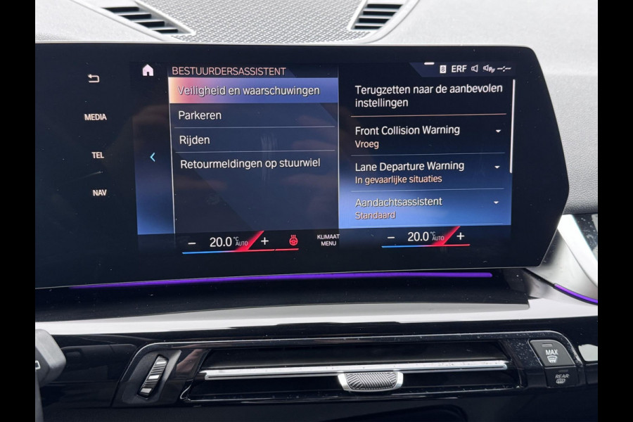 BMW X1 SDrive18i LED - NIEUW MODEL - GROOT SCHERM - CARPLAY - STOELVERWARMING - KEYLESS