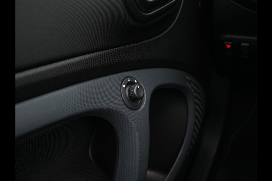 Smart Fortwo cabrio EQ BRABUS Style 18 kWh [ 3-Fase ] *LEATHER | HEATED-SPORTSEATS | NAVI-FULLMAP | CAMERA | DAB+ | AIRCO | PDC | CRUISE | 16''ALU*
