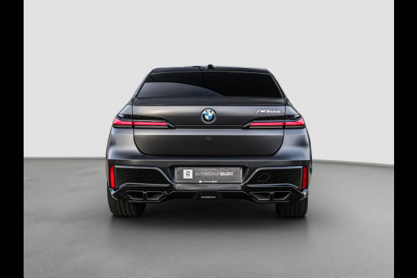 BMW 7 Serie M760e xDrive - Frozen Deep Grey - Lounge & Entertainment - Bowers & Wilkins - Aut. Doors - Connoisseur - Iconic Glow