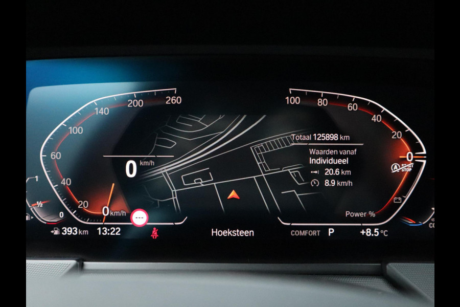 BMW 1-serie 118i Executive Sport Line Automaat / LED / 17 Inch / HiFi / Sportstoelen / Parkeersensoren voor+achter / Live Cockpit Plus /