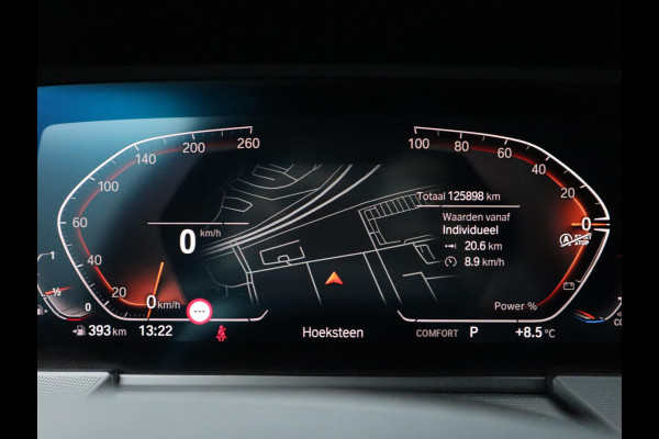BMW 1-serie 118i Executive Sport Line Automaat / LED / 17 Inch / HiFi / Sportstoelen / Parkeersensoren voor+achter / Live Cockpit Plus /