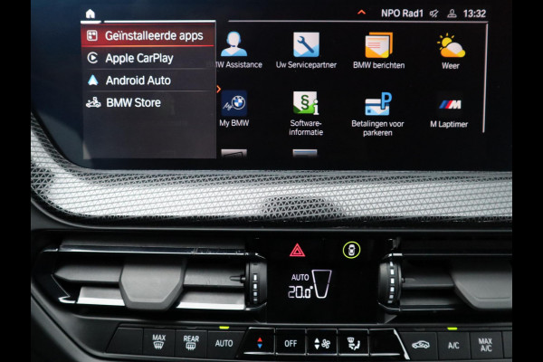 BMW 1-serie 118i Executive Sport Line Automaat / LED / 17 Inch / HiFi / Sportstoelen / Parkeersensoren voor+achter / Live Cockpit Plus /