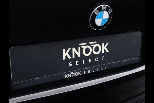 BMW X1 sDrive18i Executive Sport Line Automaat / Navigatie / LED / 18 Inch / Parkeersensoren voor+achter / Voorstoelen Verwarmd / Sportstuur /