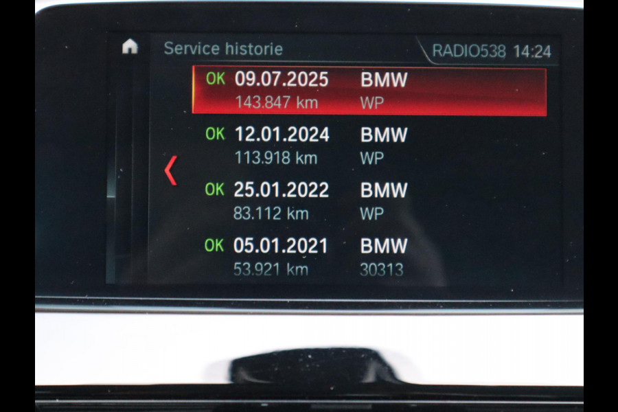 BMW X1 sDrive18i Executive Sport Line Automaat / Navigatie / LED / 18 Inch / Parkeersensoren voor+achter / Voorstoelen Verwarmd / Sportstuur /