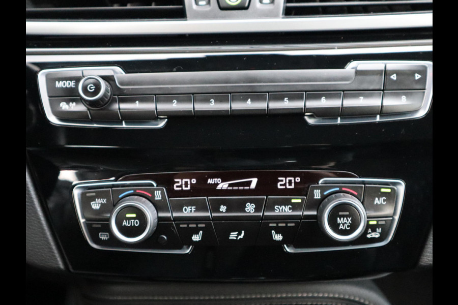 BMW X1 sDrive18i Executive Sport Line Automaat / Navigatie / LED / 18 Inch / Parkeersensoren voor+achter / Voorstoelen Verwarmd / Sportstuur /