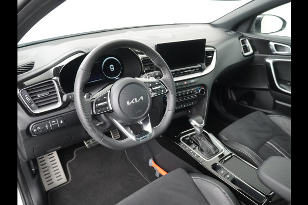 Kia Ceed 1.5 T-GDi GT-PlusLine - Automaat - Rijdende Demo Automaat - Stoel/Stuurverwarming - Adaptief Cruise Control - Navigatie - Climate Control - Fabrieksgarantie Tot 2032