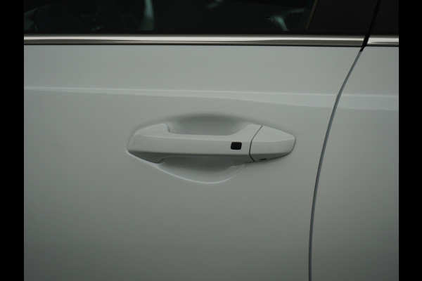 Kia Ceed 1.5 T-GDi GT-PlusLine - Automaat - Rijdende Demo Automaat - Stoel/Stuurverwarming - Adaptief Cruise Control - Navigatie - Climate Control - Fabrieksgarantie Tot 2032