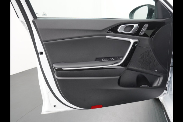 Kia Ceed 1.5 T-GDi GT-PlusLine - Automaat - Rijdende Demo Automaat - Stoel/Stuurverwarming - Adaptief Cruise Control - Navigatie - Climate Control - Fabrieksgarantie Tot 2032