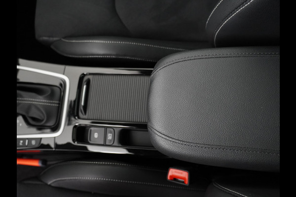 Kia Ceed 1.5 T-GDi GT-PlusLine - Automaat - Rijdende Demo Automaat - Stoel/Stuurverwarming - Adaptief Cruise Control - Navigatie - Climate Control - Fabrieksgarantie Tot 2032