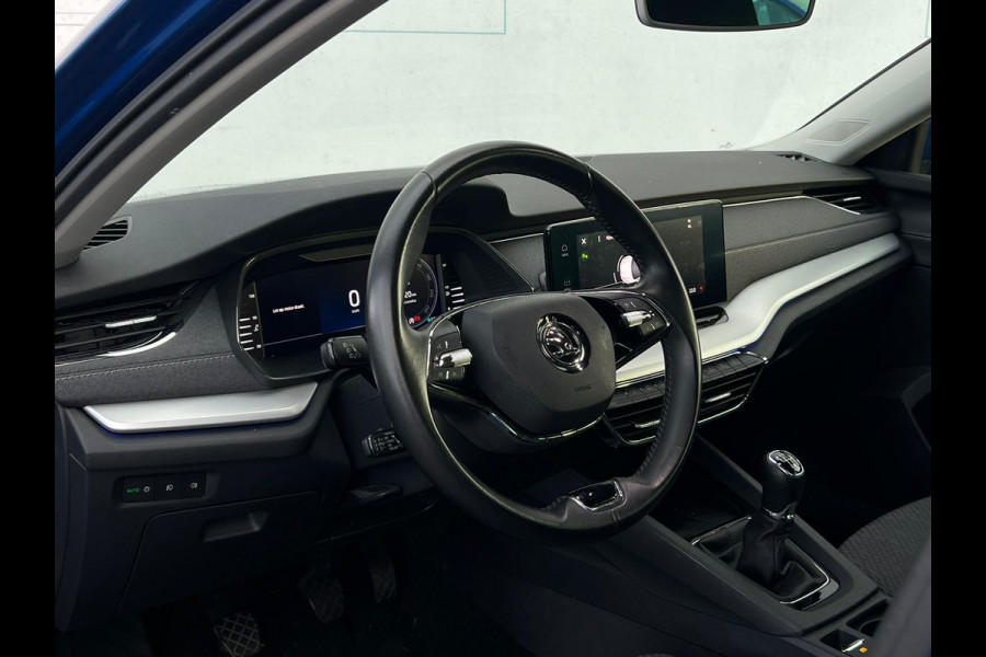 Škoda Octavia Combi 1.5 TSI First Edition NL AUTO | STOELVERW | SFEEVRLICHTING |