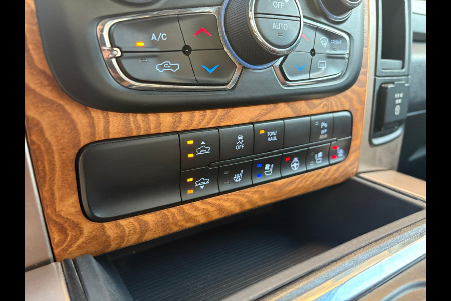 Dodge Ram 1500 5.7 V8 4x4 Crew Cab Longhorn - Luchtvering - Bomvol