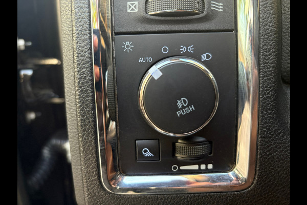 Dodge Ram 1500 5.7 V8 4x4 Crew Cab Longhorn - Luchtvering - Bomvol