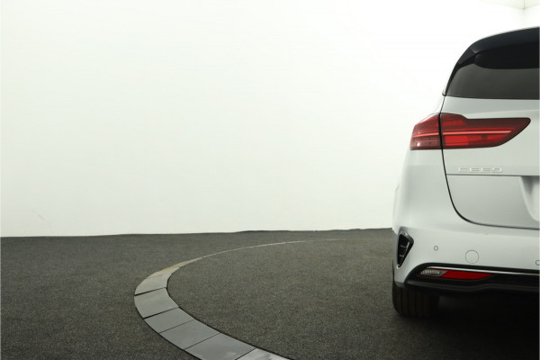 Kia Ceed Sportswagon 1.5 T-GDi DynamicPlusLine Apple Carplay/Android Auto - Cruise Control - Dodehoekdetectie - Navigatie - Stuur/Stoelverwarming - Fabrieksgarantie tot 09-2031