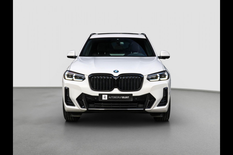 BMW X3 XDrive30e M-SPORT - PANO - TREKAAK - LASER - VOL!!