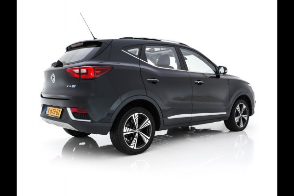 MG ZS EV Luxury 45 kWh (INCL.BTW) Aut. *PANO | LEATHER | CCS-FASTLOADER | KEYLESS | NAVI-FULLMAP | ADAPTIVE-CRUISE | CAMERA | HEATED-SPORTSEATS | CARPLAY | BLINDSPOT | DAB | LANE-ASSIST | PRIVACY-GLASS | 17''ALU*
