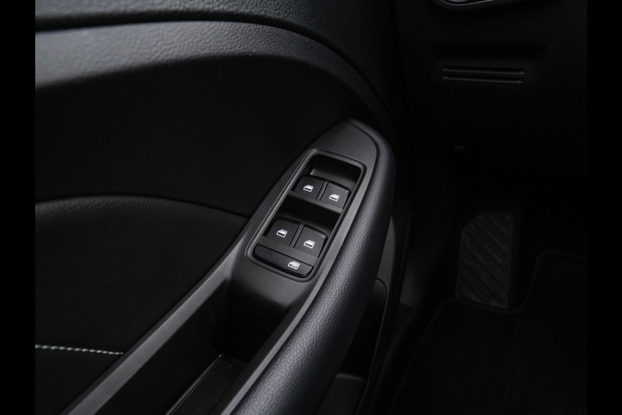 MG ZS EV Luxury 45 kWh (INCL.BTW) Aut. *PANO | LEATHER | CCS-FASTLOADER | KEYLESS | NAVI-FULLMAP | ADAPTIVE-CRUISE | CAMERA | HEATED-SPORTSEATS | CARPLAY | BLINDSPOT | DAB | LANE-ASSIST | PRIVACY-GLASS | 17''ALU*