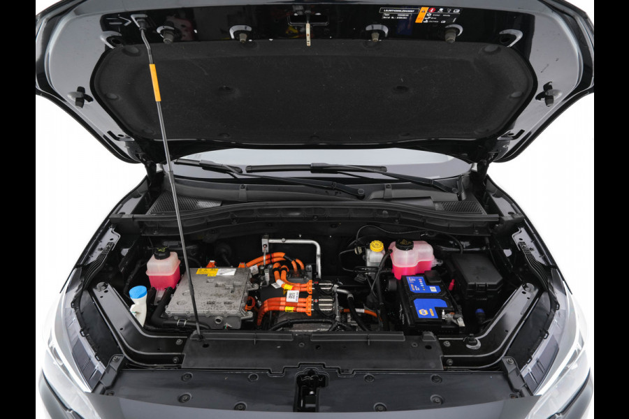 MG ZS EV Luxury 45 kWh (INCL.BTW) Aut. *PANO | LEATHER | CCS-FASTLOADER | KEYLESS | NAVI-FULLMAP | ADAPTIVE-CRUISE | CAMERA | HEATED-SPORTSEATS | CARPLAY | BLINDSPOT | DAB | LANE-ASSIST | PRIVACY-GLASS | 17''ALU*