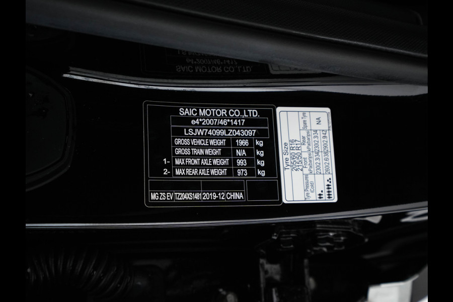 MG ZS EV Luxury 45 kWh (INCL.BTW) Aut. *PANO | LEATHER | CCS-FASTLOADER | KEYLESS | NAVI-FULLMAP | ADAPTIVE-CRUISE | CAMERA | HEATED-SPORTSEATS | CARPLAY | BLINDSPOT | DAB | LANE-ASSIST | PRIVACY-GLASS | 17''ALU*