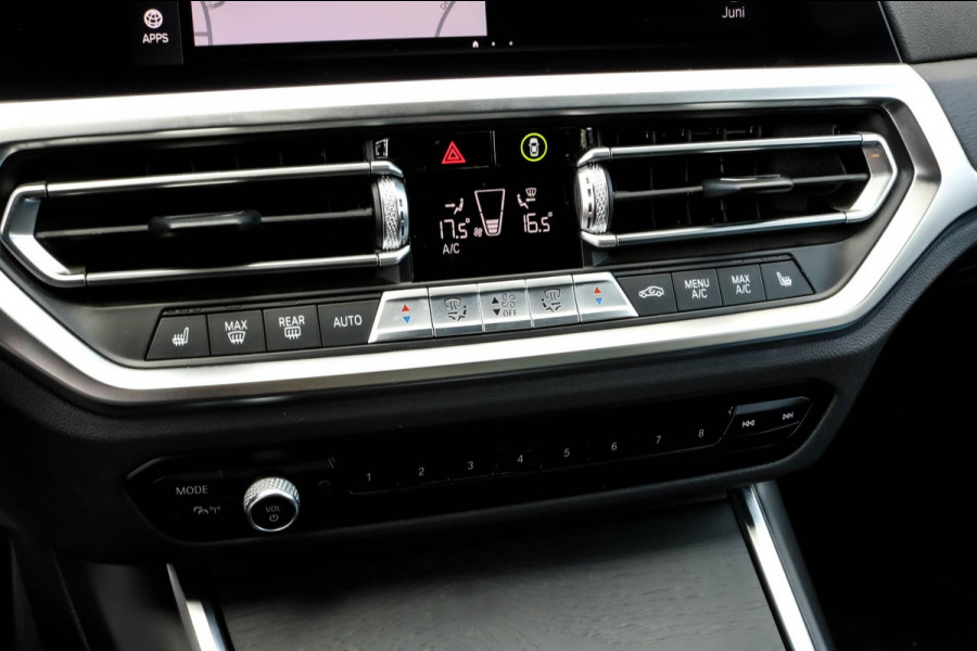 BMW 3 Serie Touring 330e xDrive - TREKHAAK - 360 CAMERA - DEALER ONDERHOUDEN - LED - HOUTINLEG - SFEERVERLICHTING