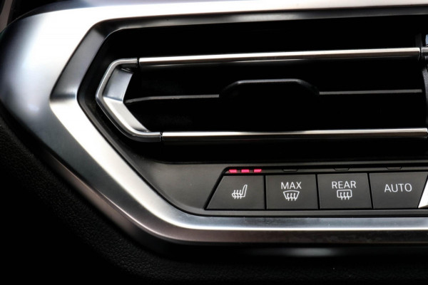 BMW 3 Serie Touring 330e xDrive - TREKHAAK - 360 CAMERA - DEALER ONDERHOUDEN - LED - HOUTINLEG - SFEERVERLICHTING