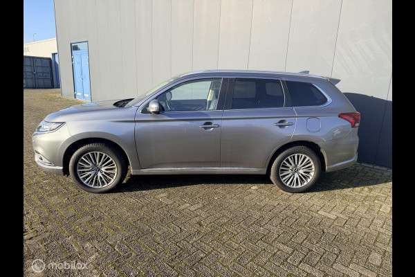 Mitsubishi Outlander 2.4 PHEV Intense TREKHAAK CAMERA