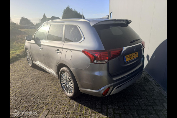 Mitsubishi Outlander 2.4 PHEV Intense TREKHAAK CAMERA