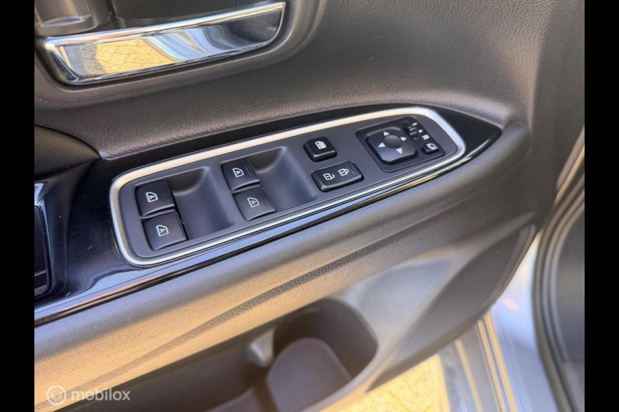 Mitsubishi Outlander 2.4 PHEV Intense TREKHAAK CAMERA
