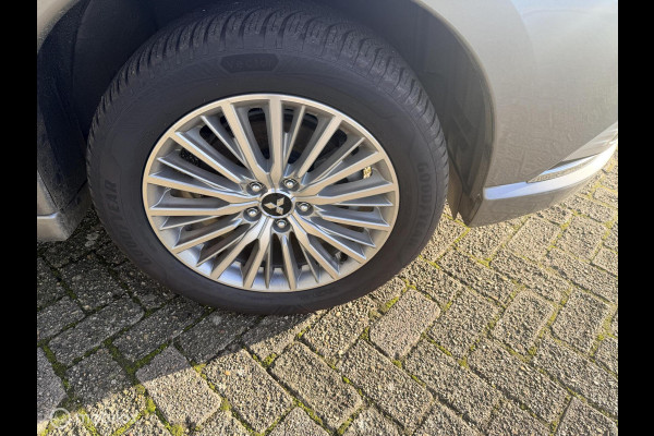 Mitsubishi Outlander 2.4 PHEV Intense TREKHAAK CAMERA