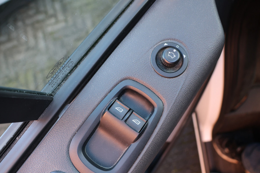 Ford Transit Custom 310 2.0 TDCI L2H1 | Automaat | L+R Schuifdeur | CarPlay | Stoelverwarming | Cruise control | 3-Zitter | Elek. ramen | Airco | Euro 6 | Lengte 2