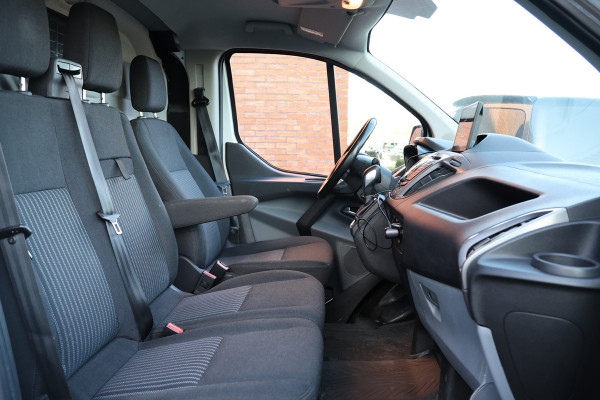 Ford Transit Custom 310 2.0 TDCI L2H1 | Automaat | L+R Schuifdeur | CarPlay | Stoelverwarming | Cruise control | 3-Zitter | Elek. ramen | Airco | Euro 6 | Lengte 2