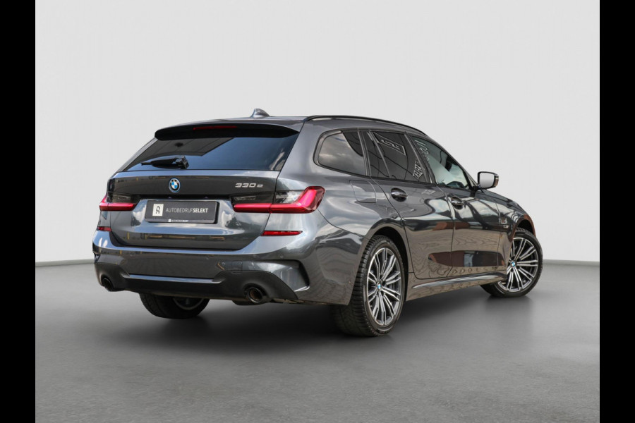 BMW 3 Serie Touring 330e - M-SPORT - CARPLAY - SFEERVERLICHTING - DEALER ONDERHOUDEN - EERSTE EIGENAAR - STOELVERWARMING