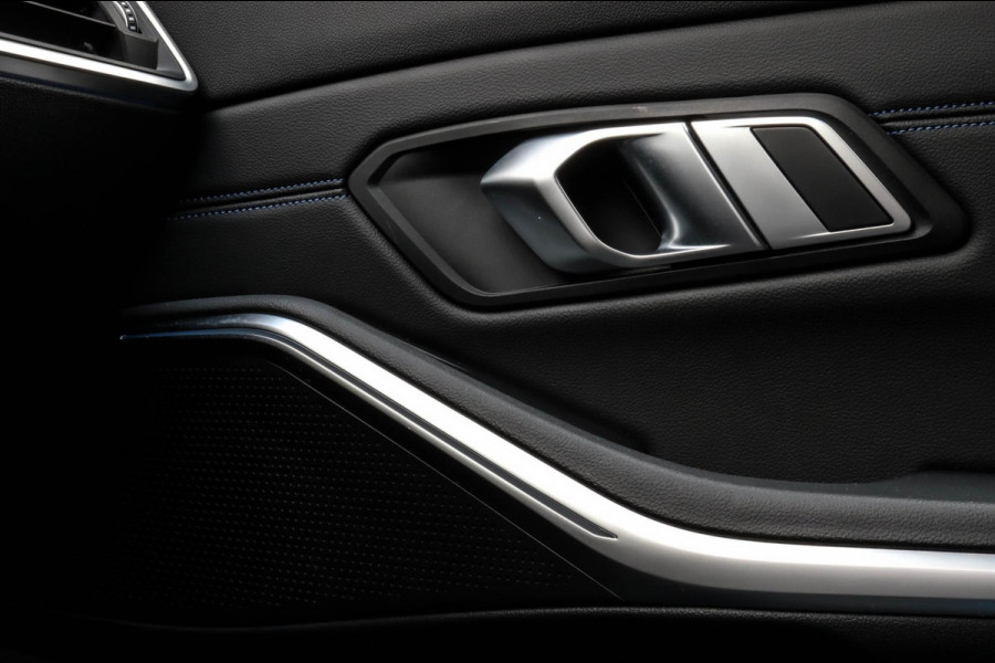 BMW 3 Serie Touring 330e - M-SPORT - CARPLAY - SFEERVERLICHTING - DEALER ONDERHOUDEN - EERSTE EIGENAAR - STOELVERWARMING