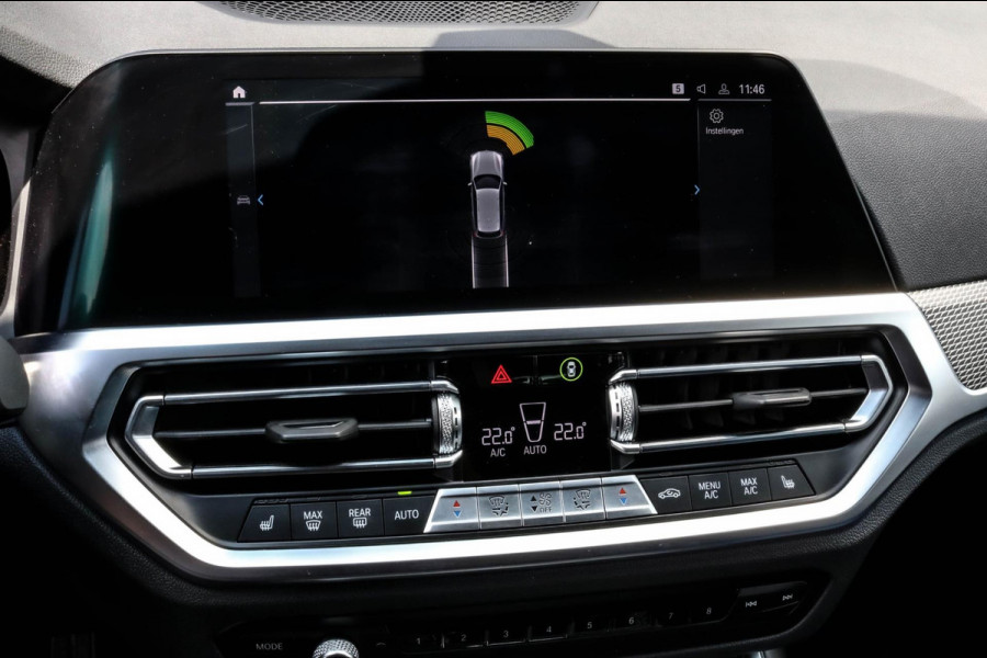 BMW 3 Serie Touring 330e - M-SPORT - CARPLAY - SFEERVERLICHTING - DEALER ONDERHOUDEN - EERSTE EIGENAAR - STOELVERWARMING