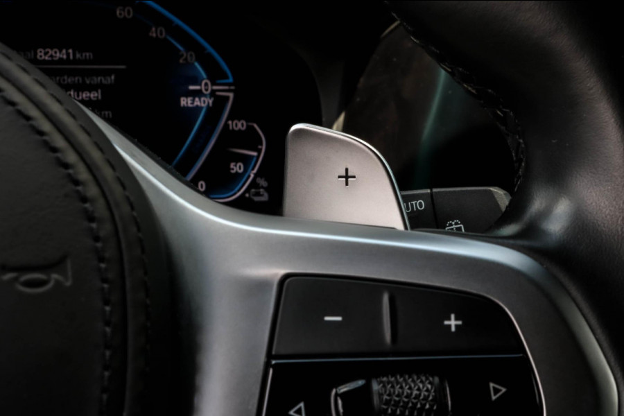 BMW 3 Serie Touring 330e - M-SPORT - CARPLAY - SFEERVERLICHTING - DEALER ONDERHOUDEN - EERSTE EIGENAAR - STOELVERWARMING