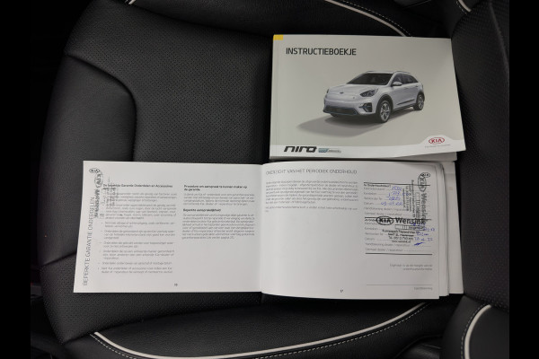 Kia e-Niro ExecutiveLine 64 kWh [ 3-Fase ] {SOH-100%} (INCL-BTW)  Aut.*HEATPUMP | LEATHER | FULL-LED | NAVI-FULLMAP | ADAPTIVE-CRUISE | CAMERA | MEMORY-PACK | LANE-ASSIST | KEYLESS | DIGI-COCKPIT | PRIVACY-GLASS | 17"ALU*