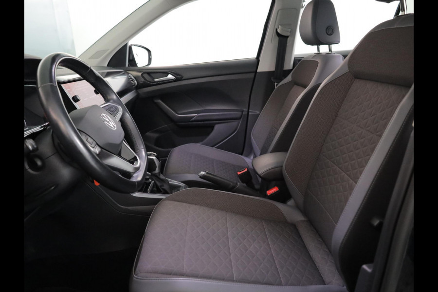 Volkswagen T-Cross 1.0 TSI Style 110 pk Automaat (DSG) | Navigatie via App | Parkeersensoren | Achteruitrijcamera | Stoelverwarming | Adaptieve cruise control |
