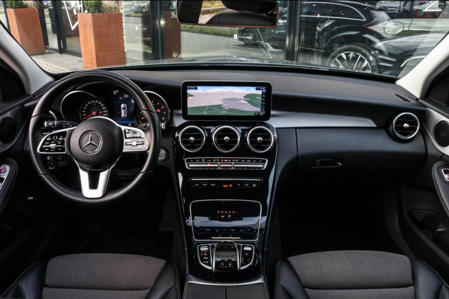 Mercedes-Benz C-Klasse Estate 180 - CARPLAY - NAVI - CAMERA - DEALER ONDERHOUDEN - STOELVERWARMING - SFEERVERLICHTING - DAB+ C180