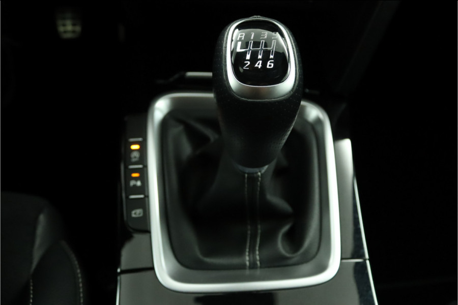 Kia Ceed Sportswagon 1.5 T-GDi GT-Line Apple Carplay/Android Auto - Cruise Control - Dodehoekdetectie - Panoramadak - Navigatie - Stuur/Stoelverwarming Fabrieksgarantie tot 07-2031