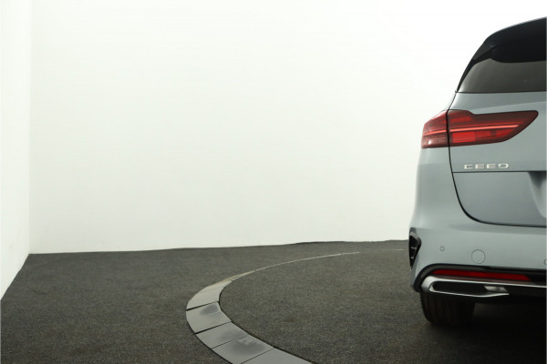 Kia Ceed Sportswagon 1.5 T-GDi GT-Line Apple Carplay/Android Auto - Cruise Control - Dodehoekdetectie - Panoramadak - Navigatie - Stuur/Stoelverwarming Fabrieksgarantie tot 07-2031